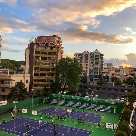 Holiday Apartment Tirana アパート ティラナ