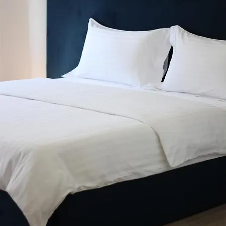 アパート Holiday Apartment Tirana